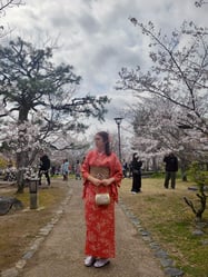 Caroliine_wearing kimono in spring